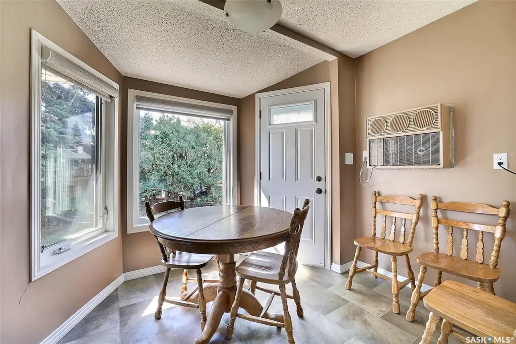97 Compton Road Regina SK S4S 2Y4