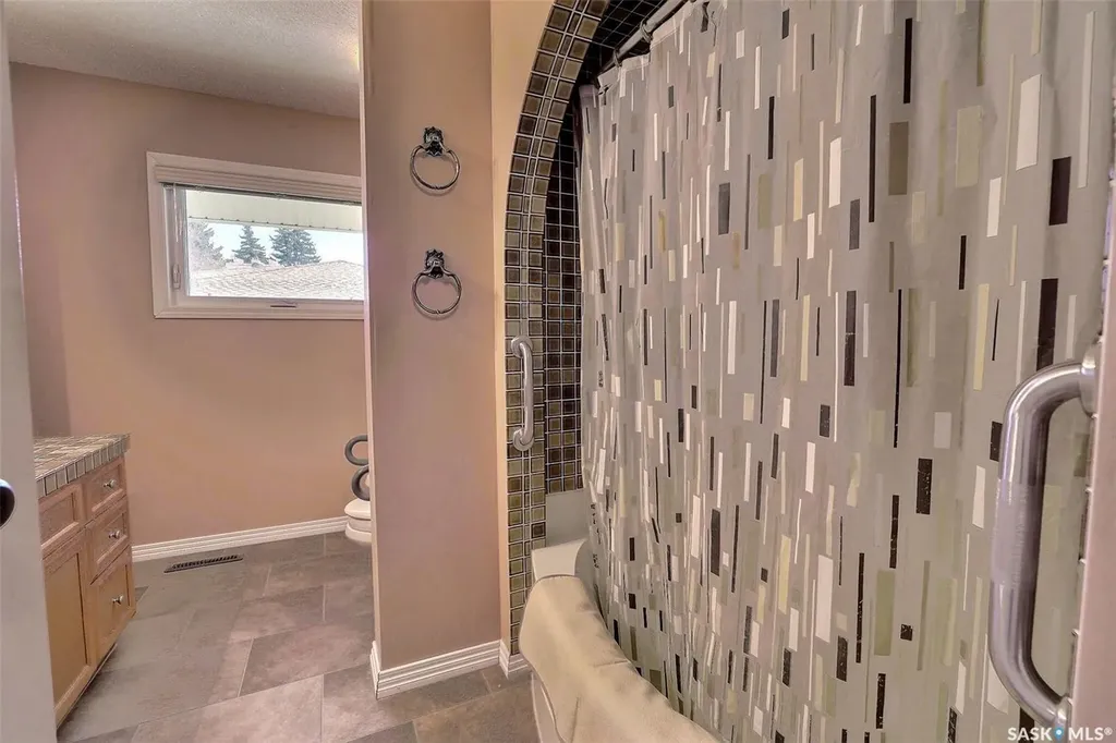 97 Compton Road Regina SK S4S 2Y4