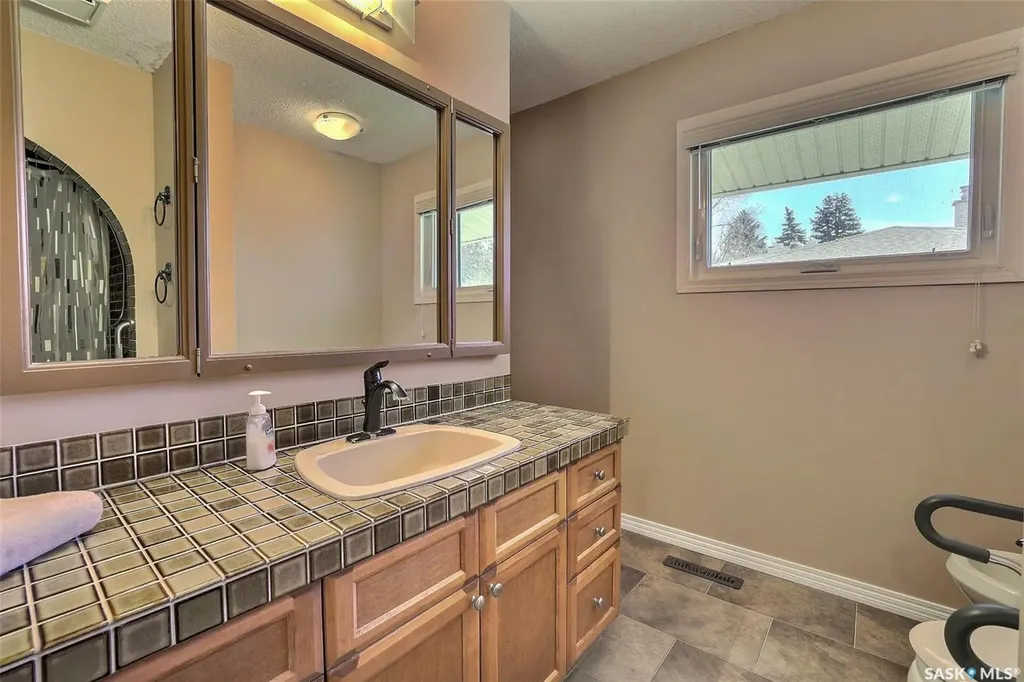 97 Compton Road Regina SK S4S 2Y4