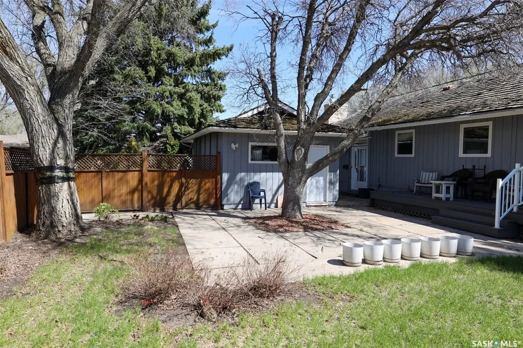 97 Compton Road Regina SK S4S 2Y4