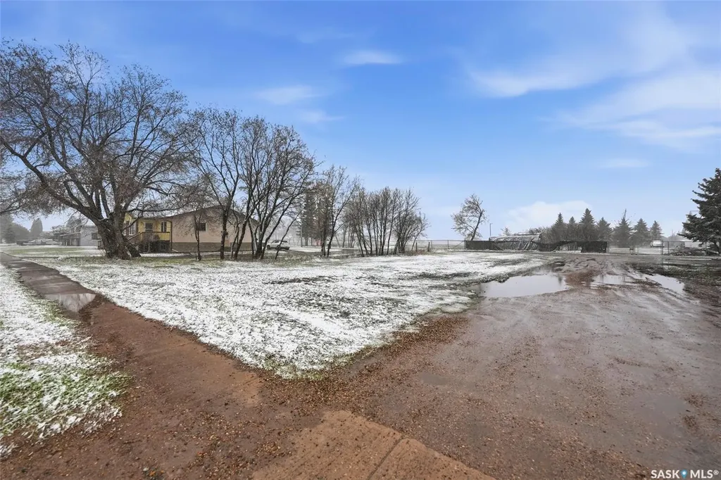 743 7th Street E Prince Albert SK S6V 0S9