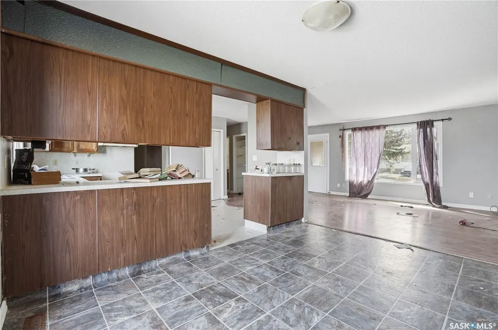 512 4th Avenue W Assiniboia SK S0H 0B0