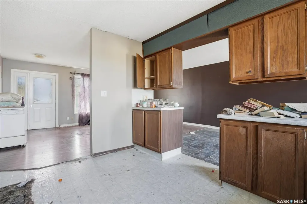 512 4th Avenue W Assiniboia SK S0H 0B0