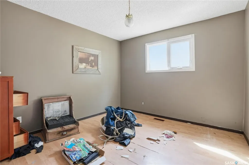 512 4th Avenue W Assiniboia SK S0H 0B0