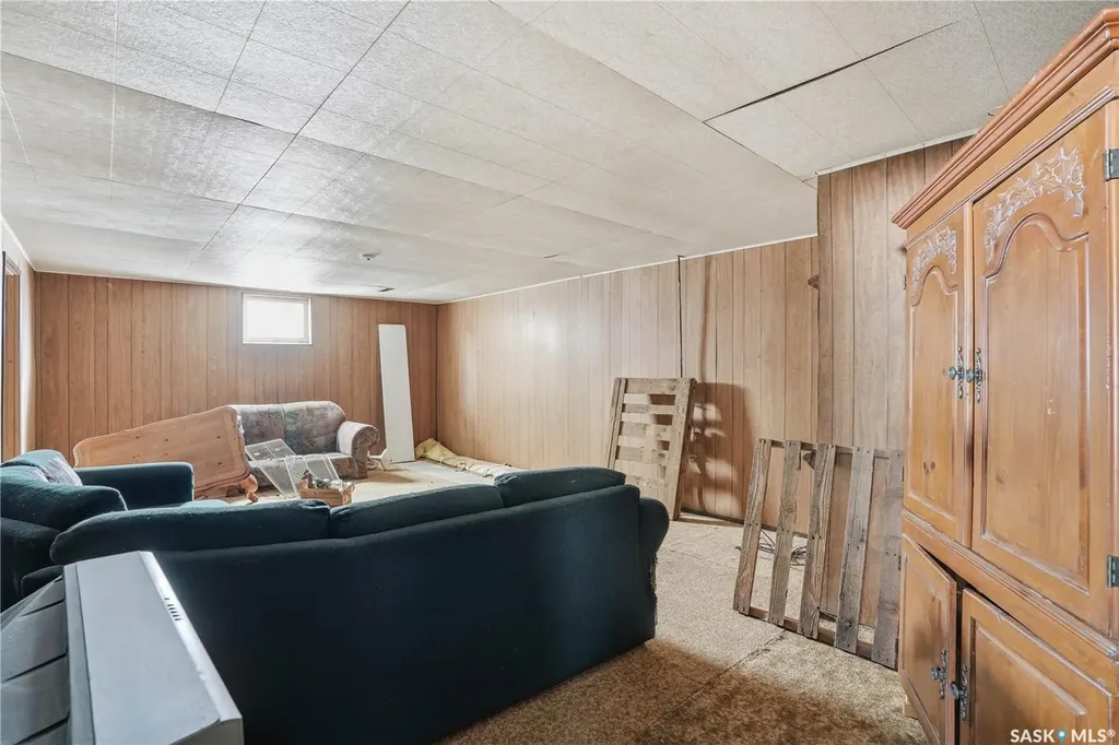 512 4th Avenue W Assiniboia SK S0H 0B0