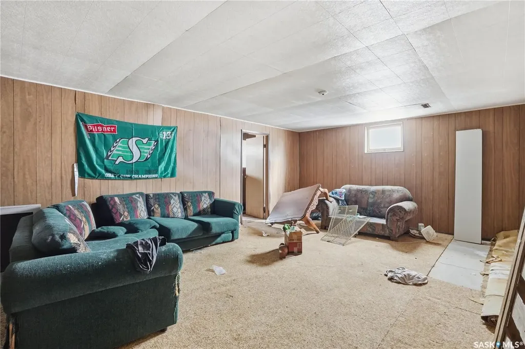 512 4th Avenue W Assiniboia SK S0H 0B0