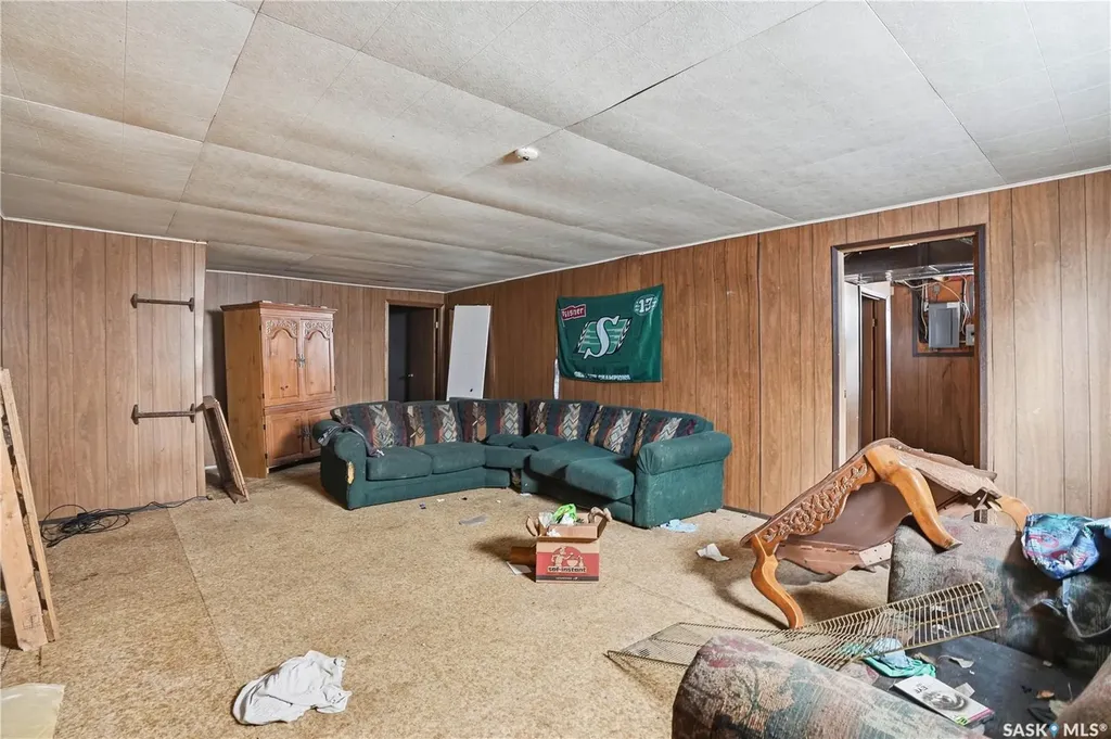 512 4th Avenue W Assiniboia SK S0H 0B0