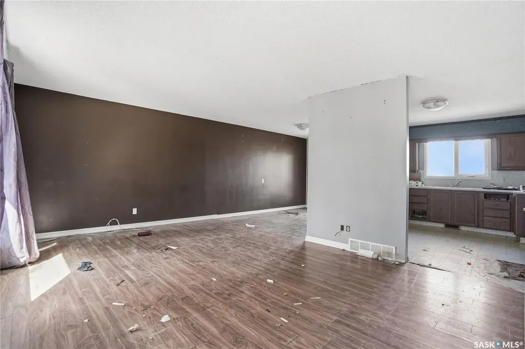 512 4th Avenue W Assiniboia SK S0H 0B0