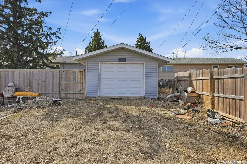 512 4th Avenue W Assiniboia SK S0H 0B0