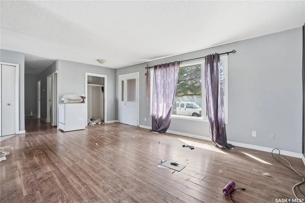 512 4th Avenue W Assiniboia SK S0H 0B0