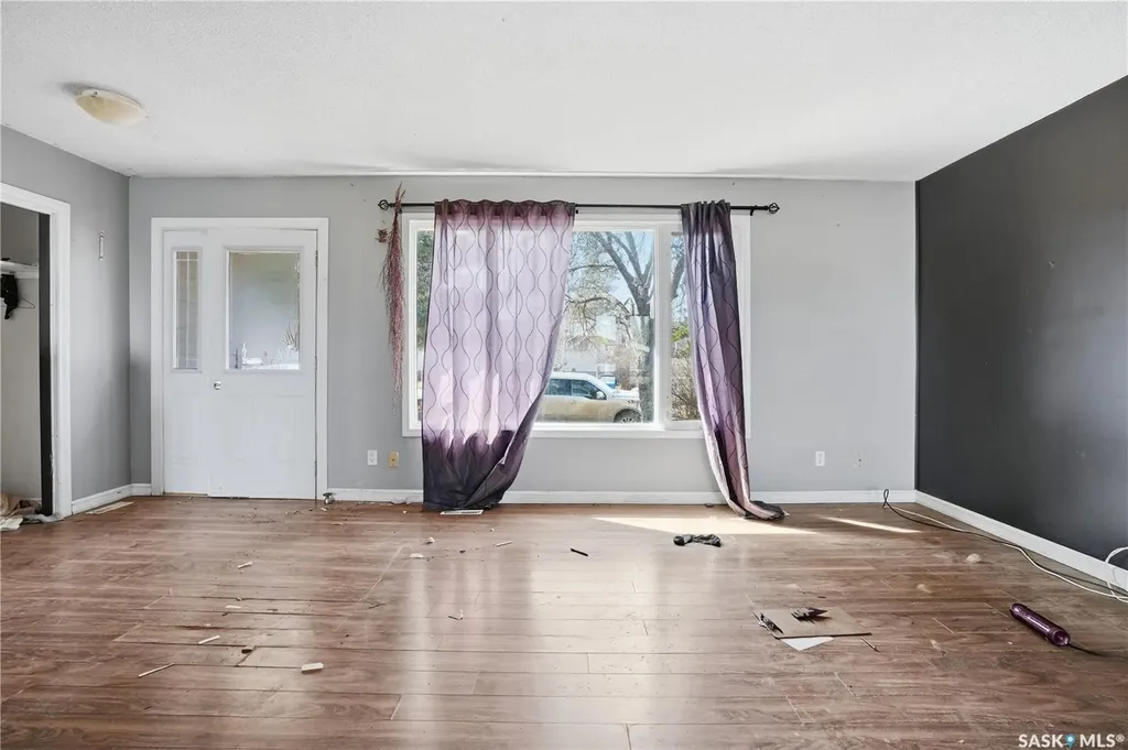512 4th Avenue W Assiniboia SK S0H 0B0