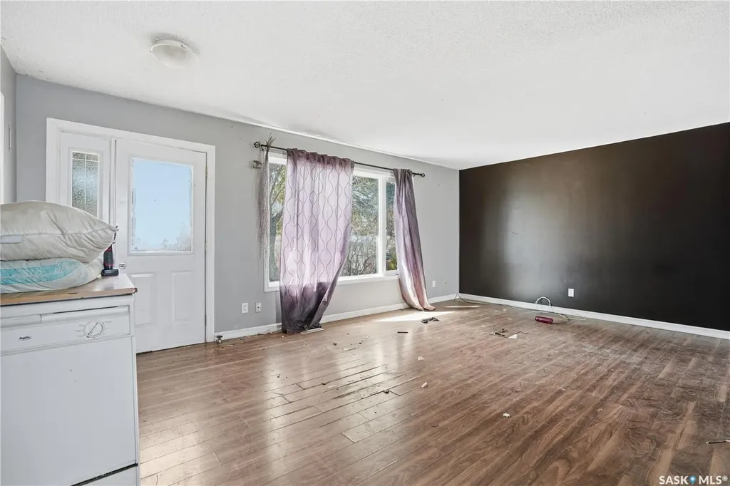 512 4th Avenue W Assiniboia SK S0H 0B0