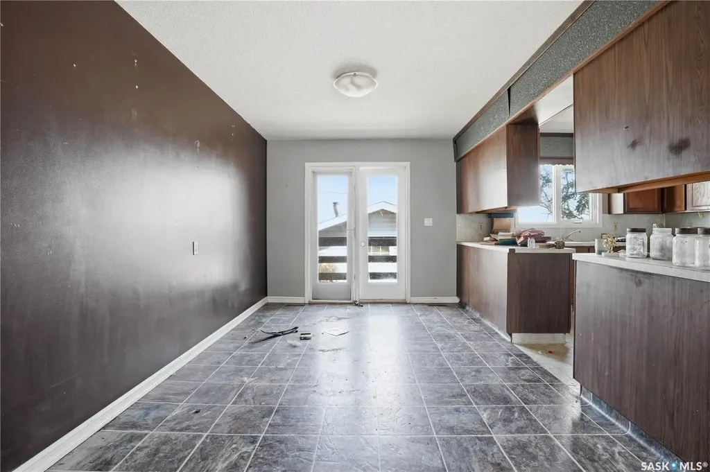 512 4th Avenue W Assiniboia SK S0H 0B0