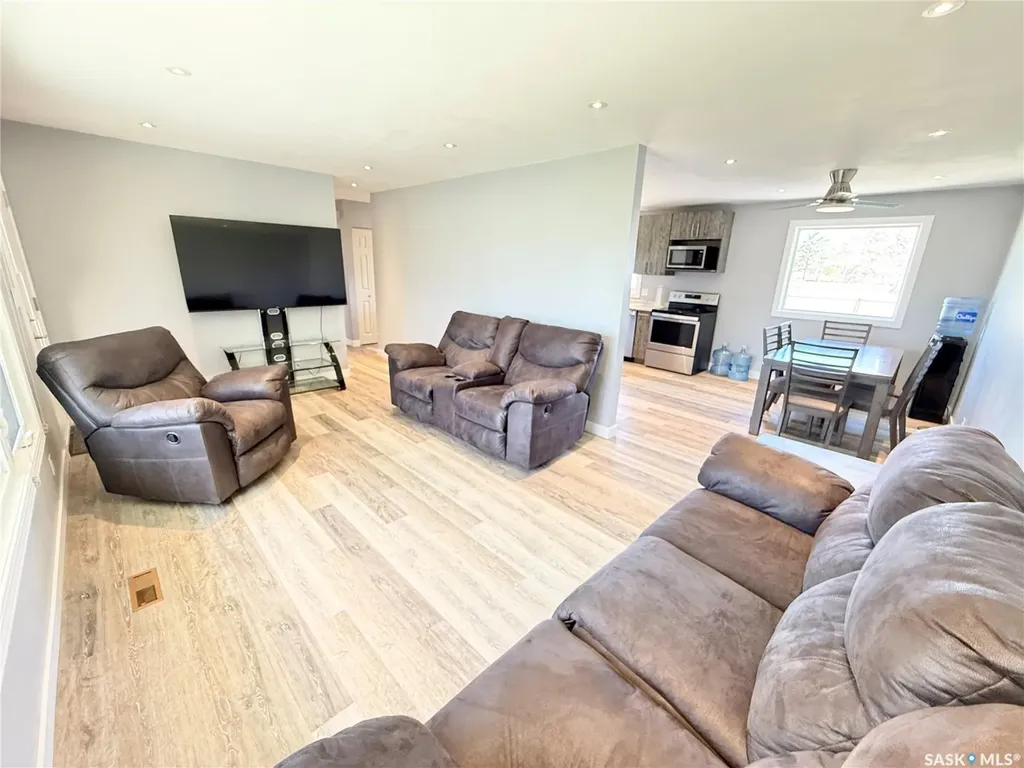 536 Mcgillivray Drive Weyburn SK S4H 1M2