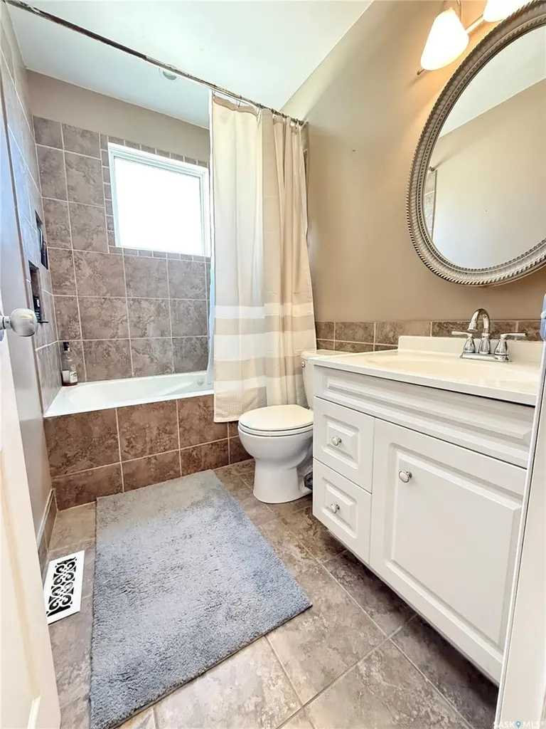 536 Mcgillivray Drive Weyburn SK S4H 1M2