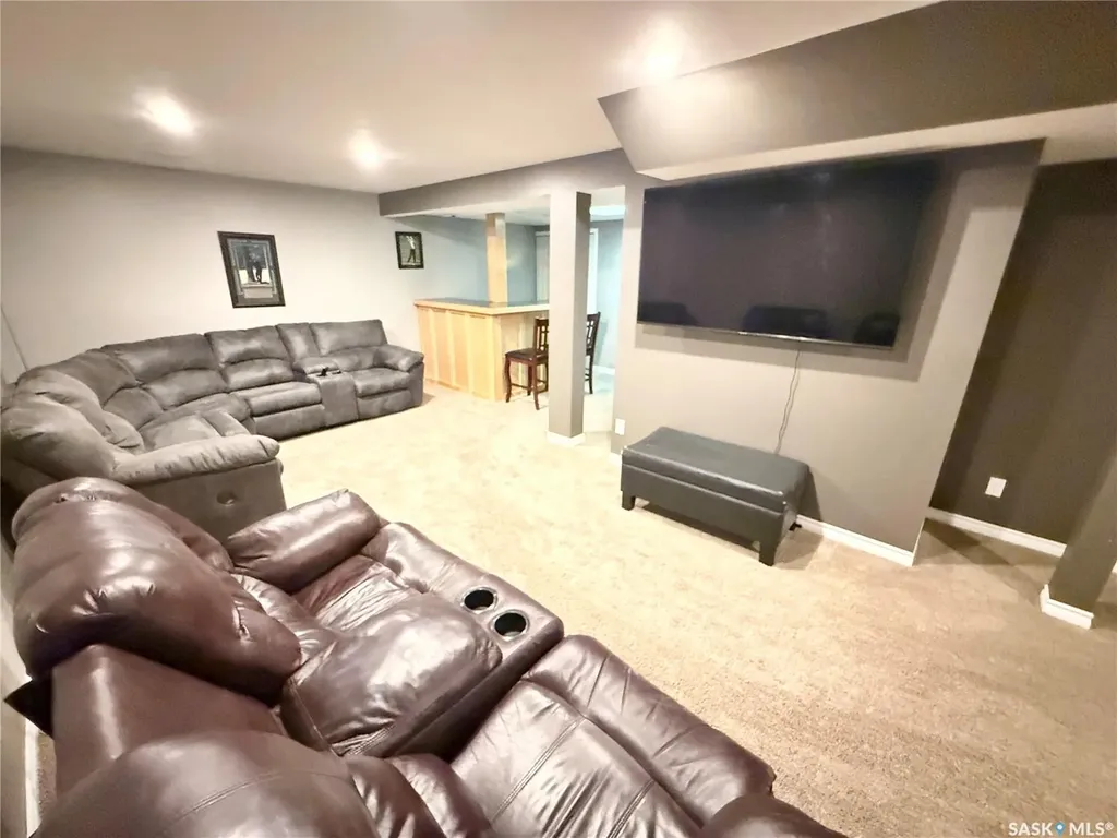 536 Mcgillivray Drive Weyburn SK S4H 1M2