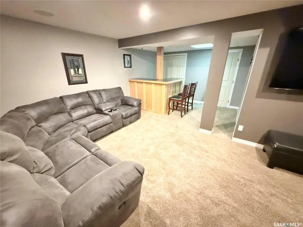 536 Mcgillivray Drive Weyburn SK S4H 1M2