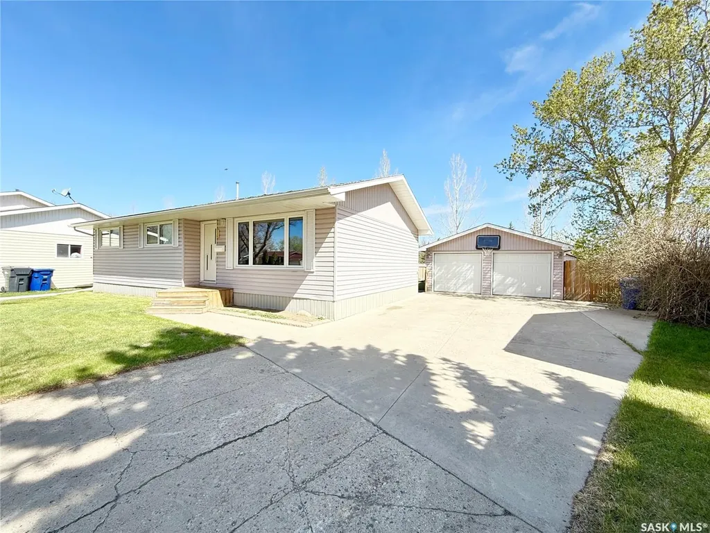 536 Mcgillivray Drive Weyburn SK S4H 1M2