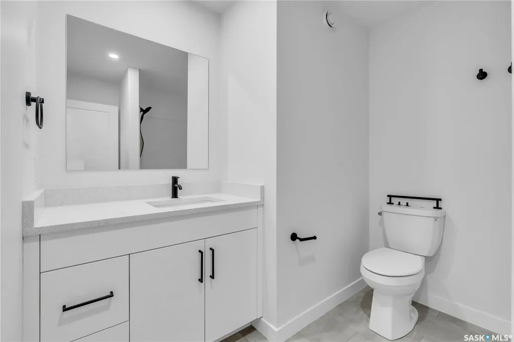 1428 E Avenue N Saskatoon SK S7L 1G8