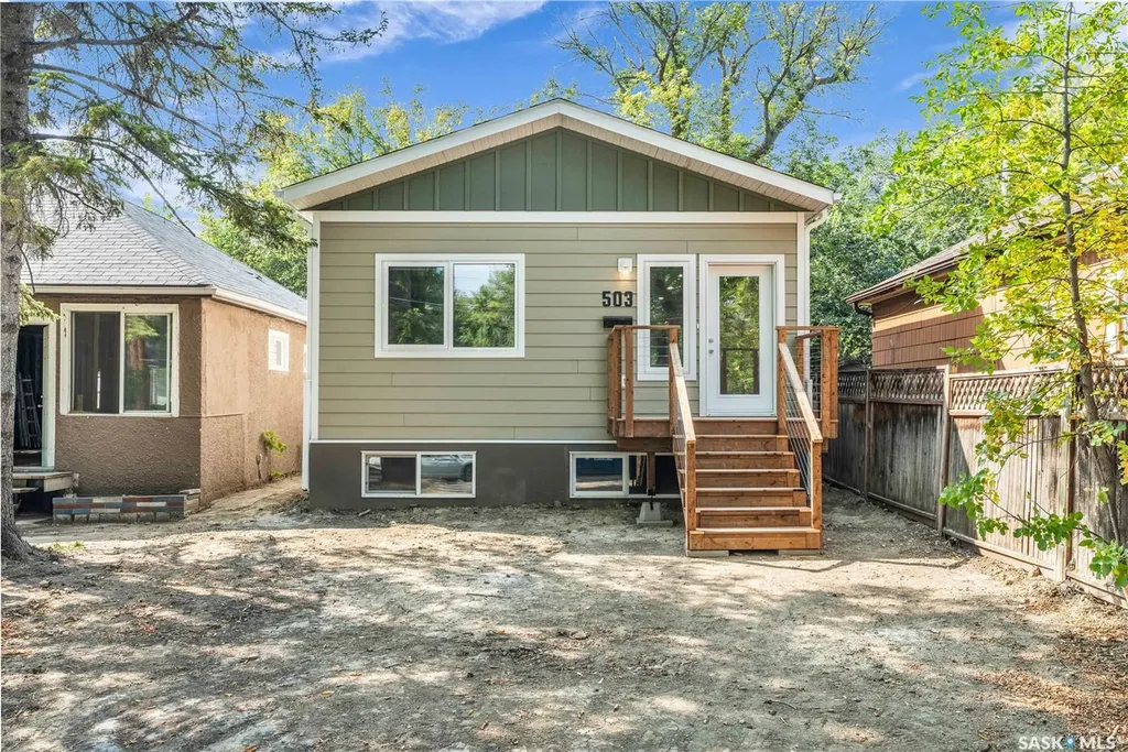 1428 E Avenue N Saskatoon SK S7L 1G8