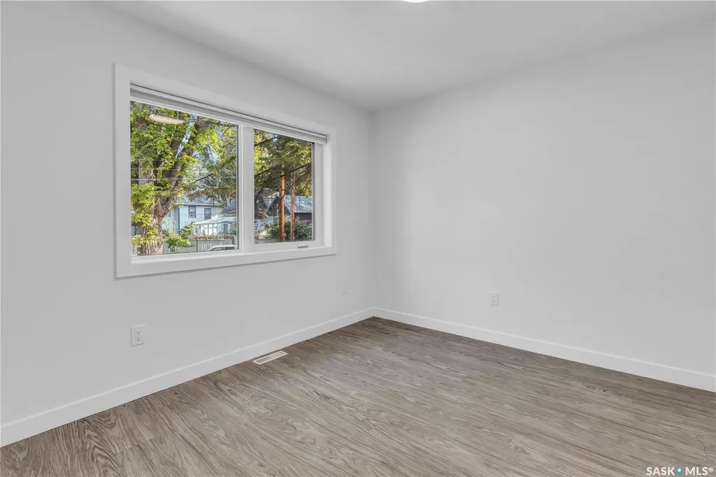 1428 E Avenue N Saskatoon SK S7L 1G8