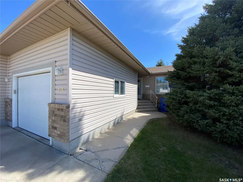 68 Fenson Crescent Yorkton SK S3N 3S5