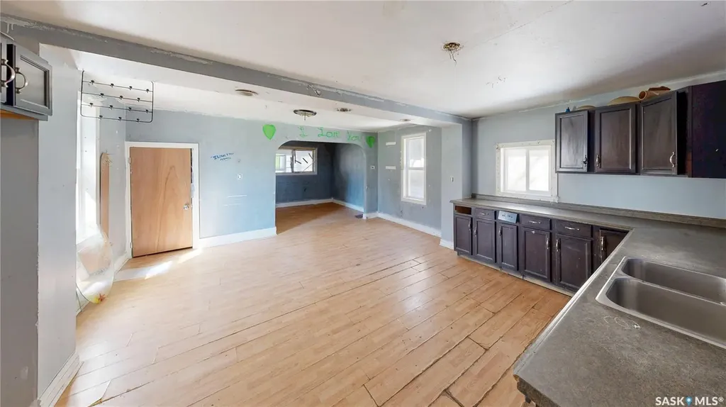 1943 Montreal Street Regina SK S4P 1L4