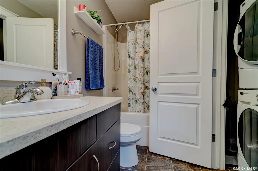 5425 Mcclelland Drive Regina SK S4W 0K8