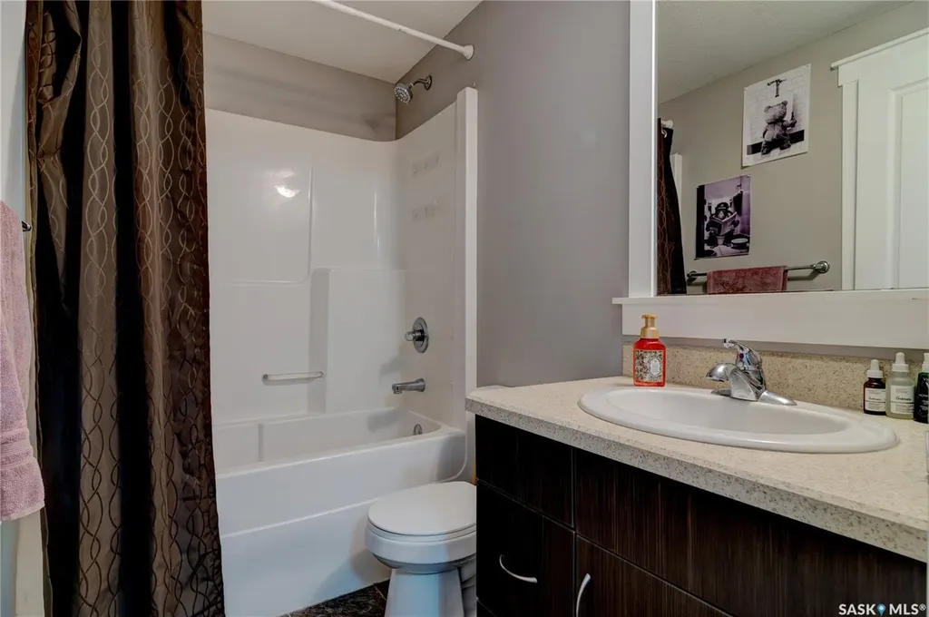 5425 Mcclelland Drive Regina SK S4W 0K8