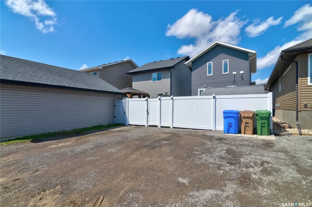 5425 Mcclelland Drive Regina SK S4W 0K8