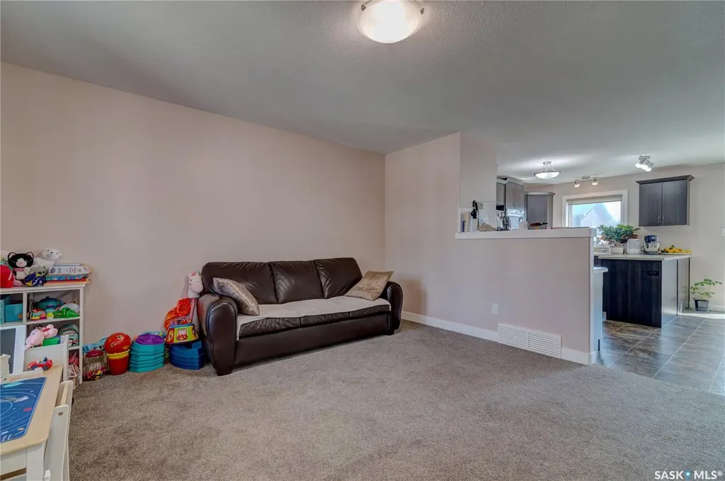 5425 Mcclelland Drive Regina SK S4W 0K8