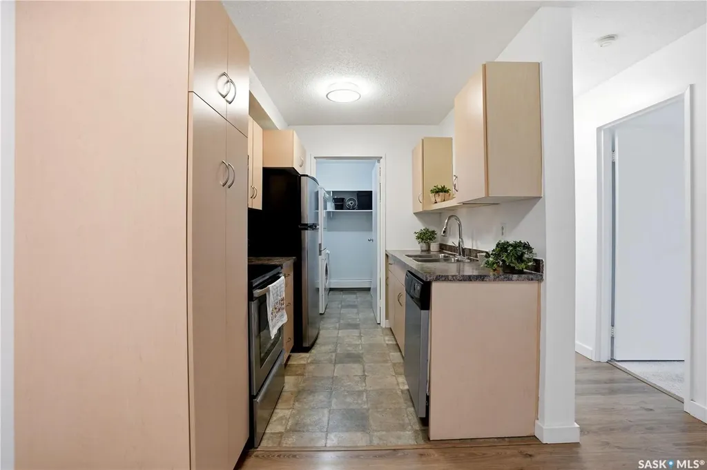 415 Tait Court Saskatoon SK S7H 5L3