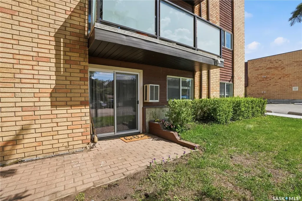415 Tait Court Saskatoon SK S7H 5L3