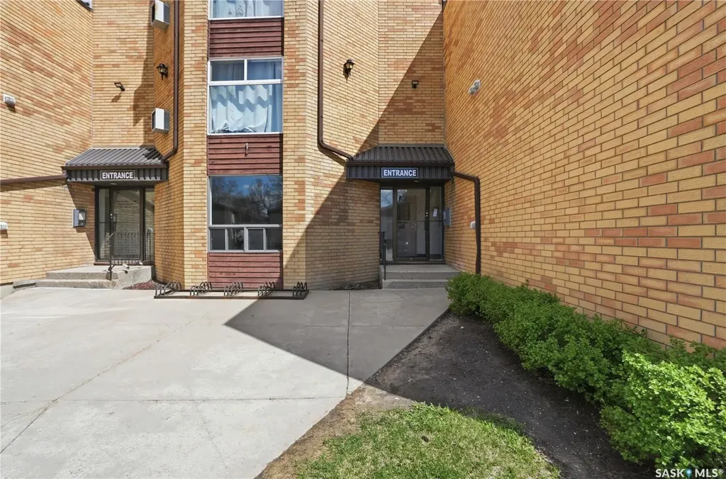 415 Tait Court Saskatoon SK S7H 5L3
