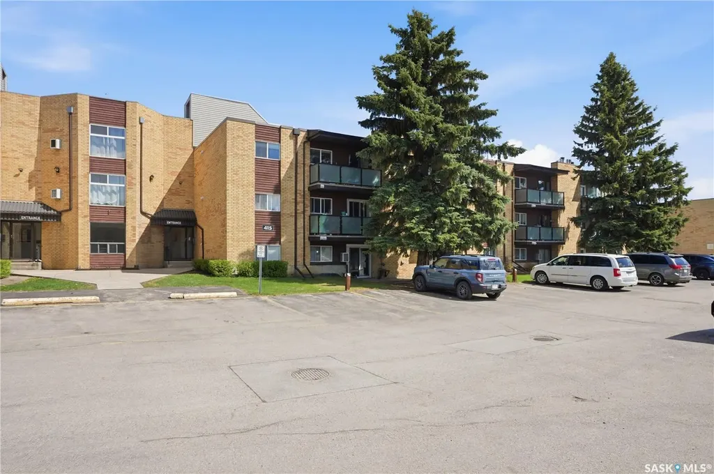 415 Tait Court Saskatoon SK S7H 5L3