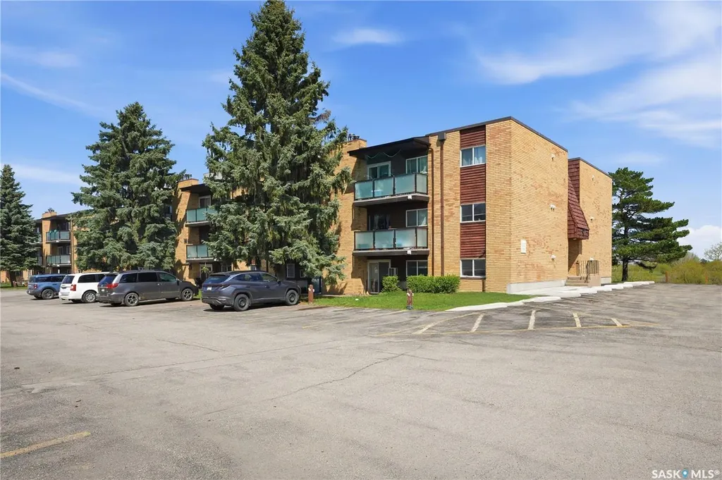415 Tait Court Saskatoon SK S7H 5L3
