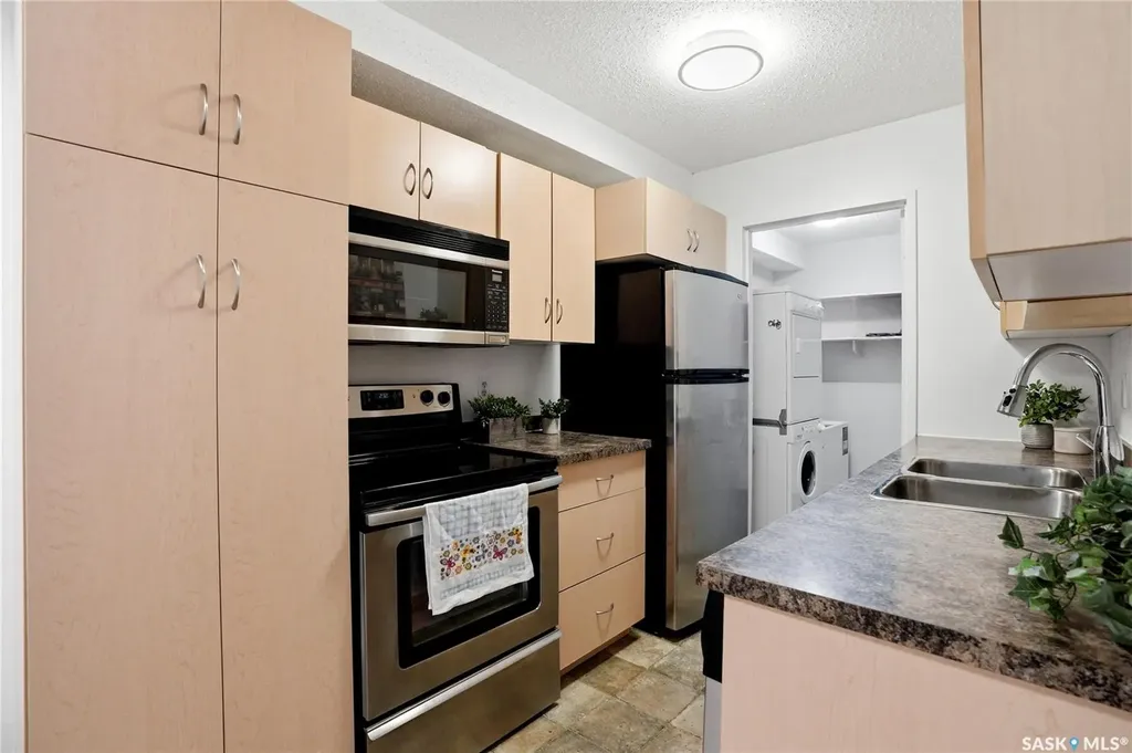 415 Tait Court Saskatoon SK S7H 5L3