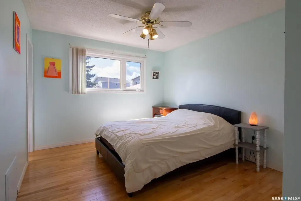 127 Devonshire Crescent Saskatoon SK S7L 5V6