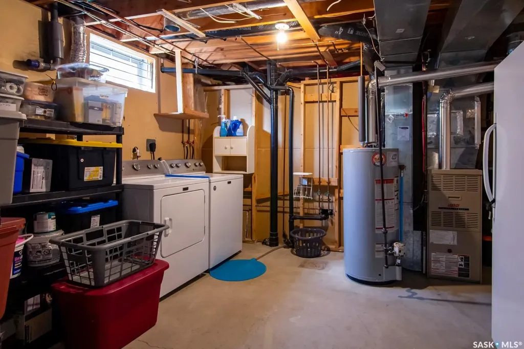 127 Devonshire Crescent Saskatoon SK S7L 5V6