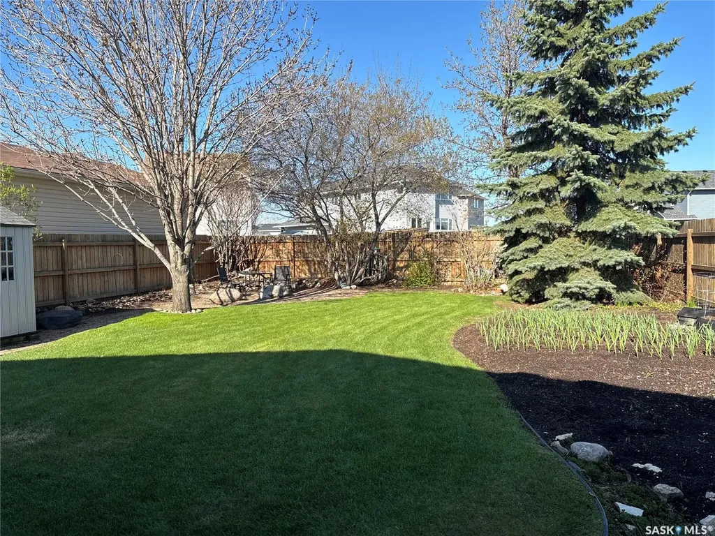 127 Devonshire Crescent Saskatoon SK S7L 5V6