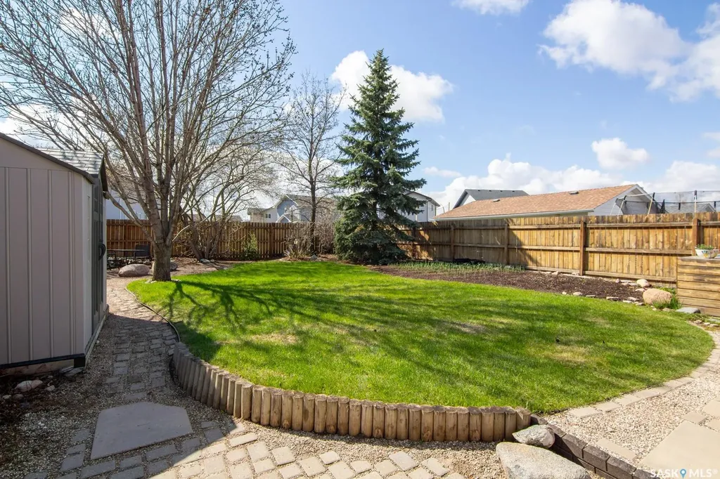 127 Devonshire Crescent Saskatoon SK S7L 5V6