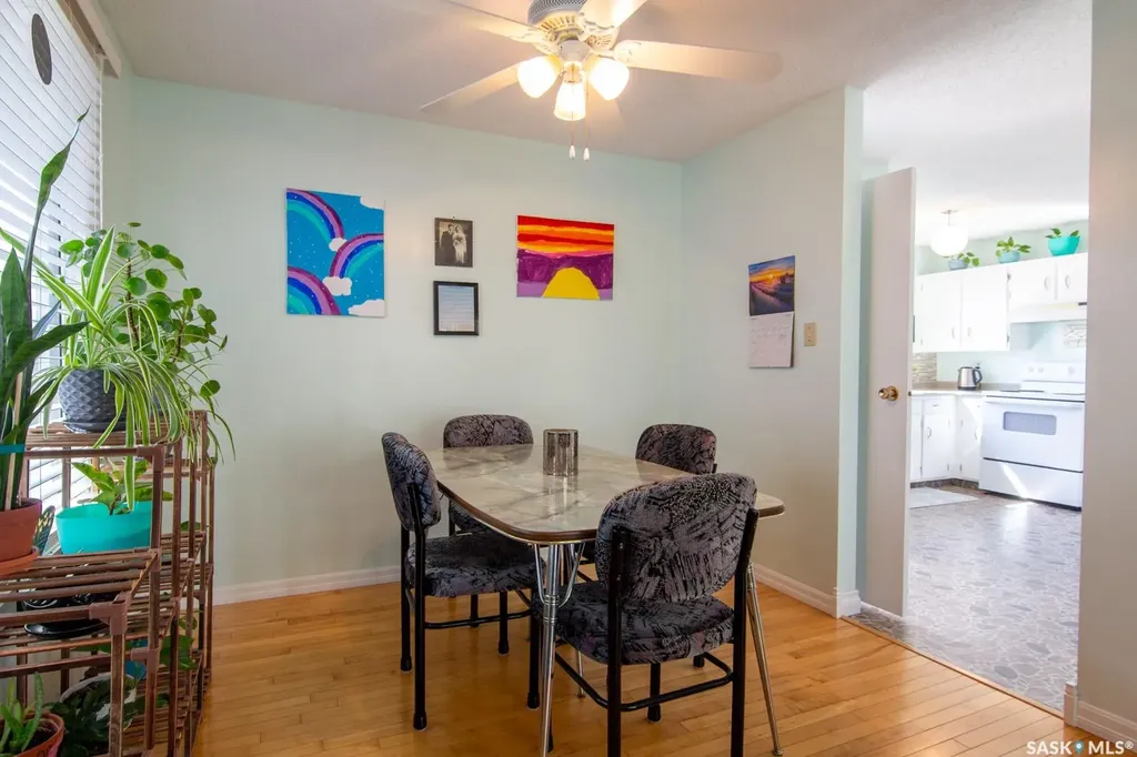 127 Devonshire Crescent Saskatoon SK S7L 5V6