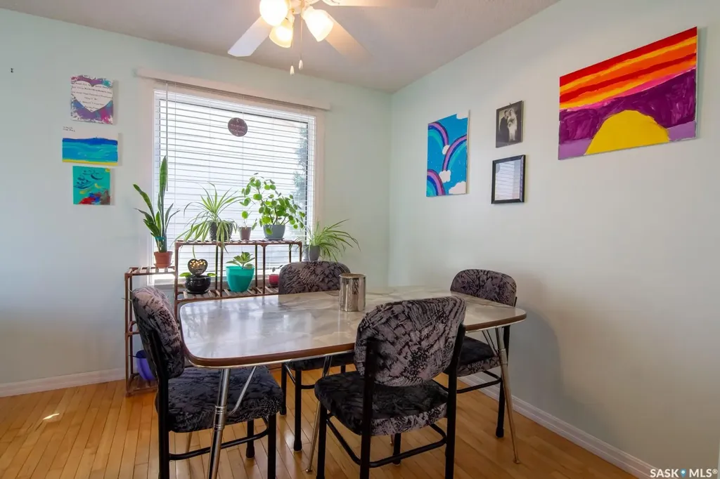 127 Devonshire Crescent Saskatoon SK S7L 5V6