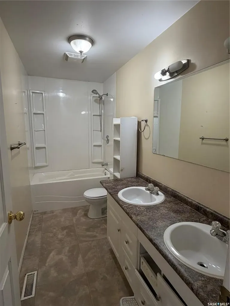 7 Dunfield Crescent Meadow Lake SK S9X 1E6