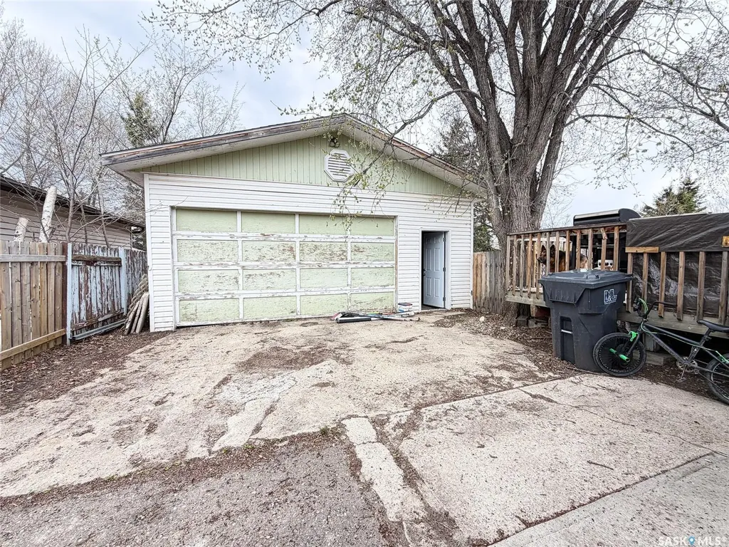 7 Dunfield Crescent Meadow Lake SK S9X 1E6
