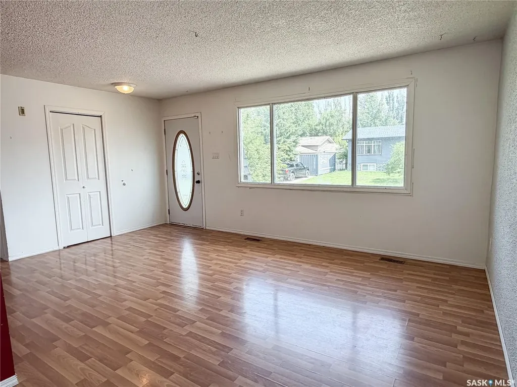 7 Dunfield Crescent Meadow Lake SK S9X 1E6
