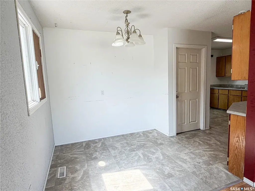 7 Dunfield Crescent Meadow Lake SK S9X 1E6