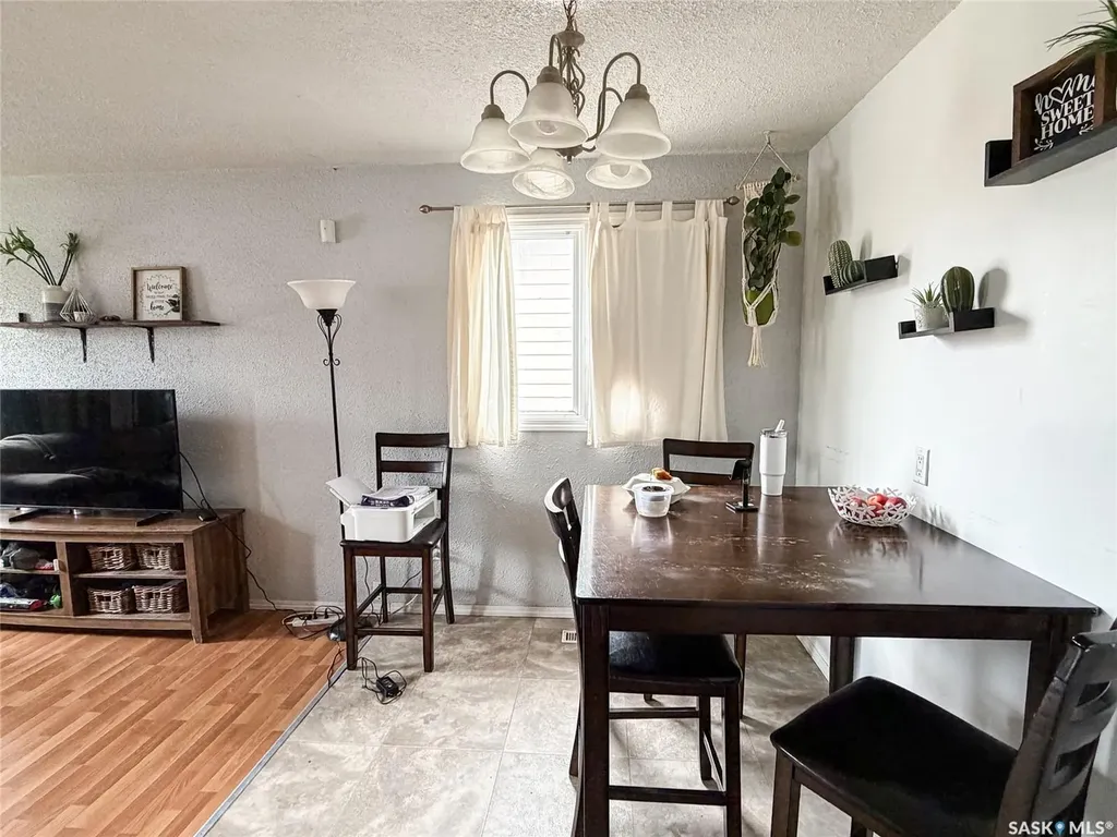 7 Dunfield Crescent Meadow Lake SK S9X 1E6