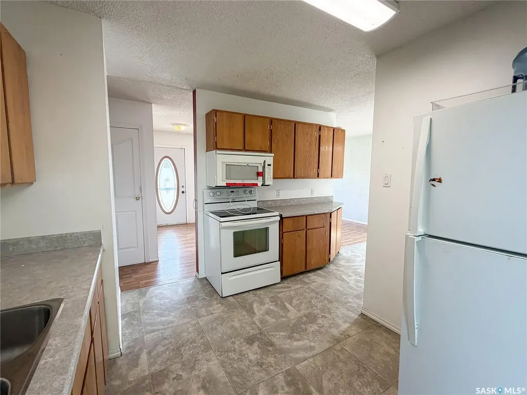7 Dunfield Crescent Meadow Lake SK S9X 1E6