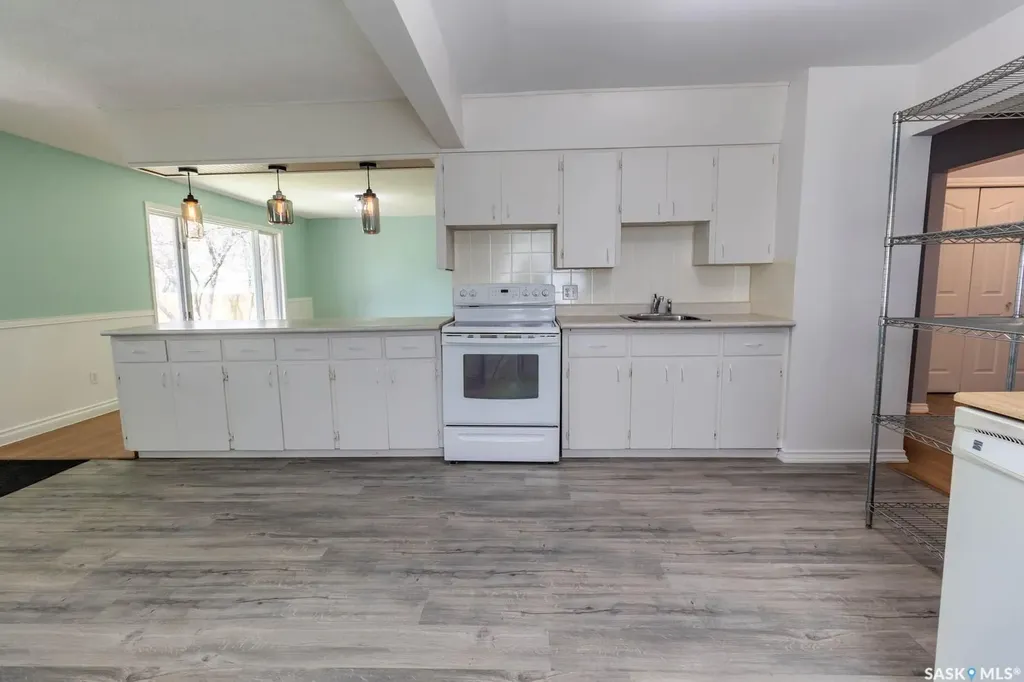 5342 5th Avenue Regina SK S4T 0M4